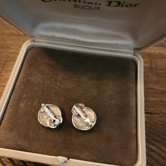 Dior Clip Earrings - Picture 7 of 8
